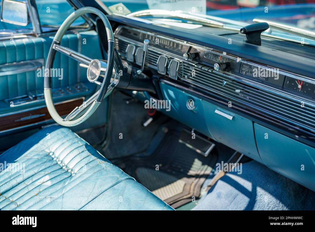 Foto des Innenraums eines Oldtimers Stockfoto