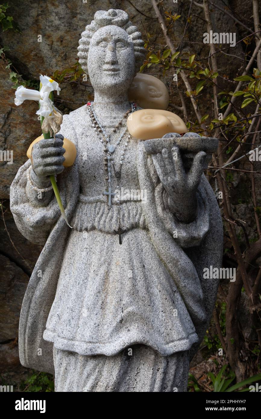 Europa, Portugal, Viana do Castelo. Statue des Heiligen Lucy auf dem Gelände des Heiligtums des Heiligen Herzens am Monte de Luzia, Berg des Heiligen Luc Stockfoto