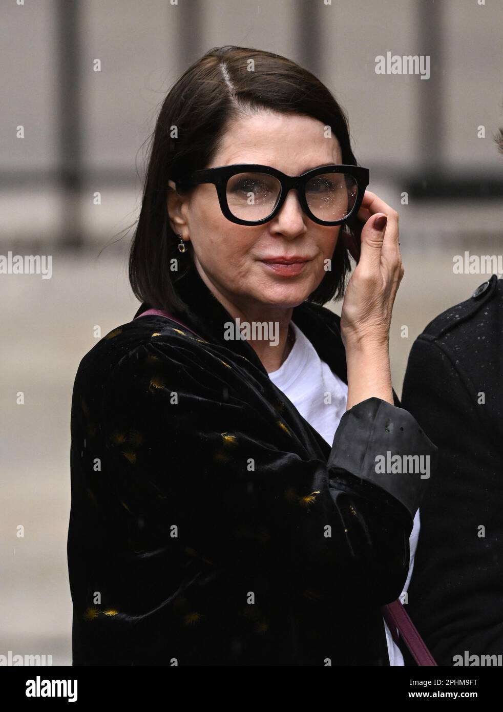London, Großbritannien. 29. März 2023. London, Großbritannien. 29. März 2023. Sadie Frost trifft vor den königlichen Gerichten im Zentrum von London ein, vor einer Anhörung wegen Vorwürfen der Sammlung rechtswidriger Informationen, die gegen Associated Newspapers Limited (ANL) von sieben Personen erhoben wurden - dem Herzog von Sussex, Baroness Doreen Lawrence, Sir Elton John, David Furnish, Liz Hurley, Sadie Frost und Sir Simon Hughes. Kredit: Doug Peters/Alamy Live News Stockfoto