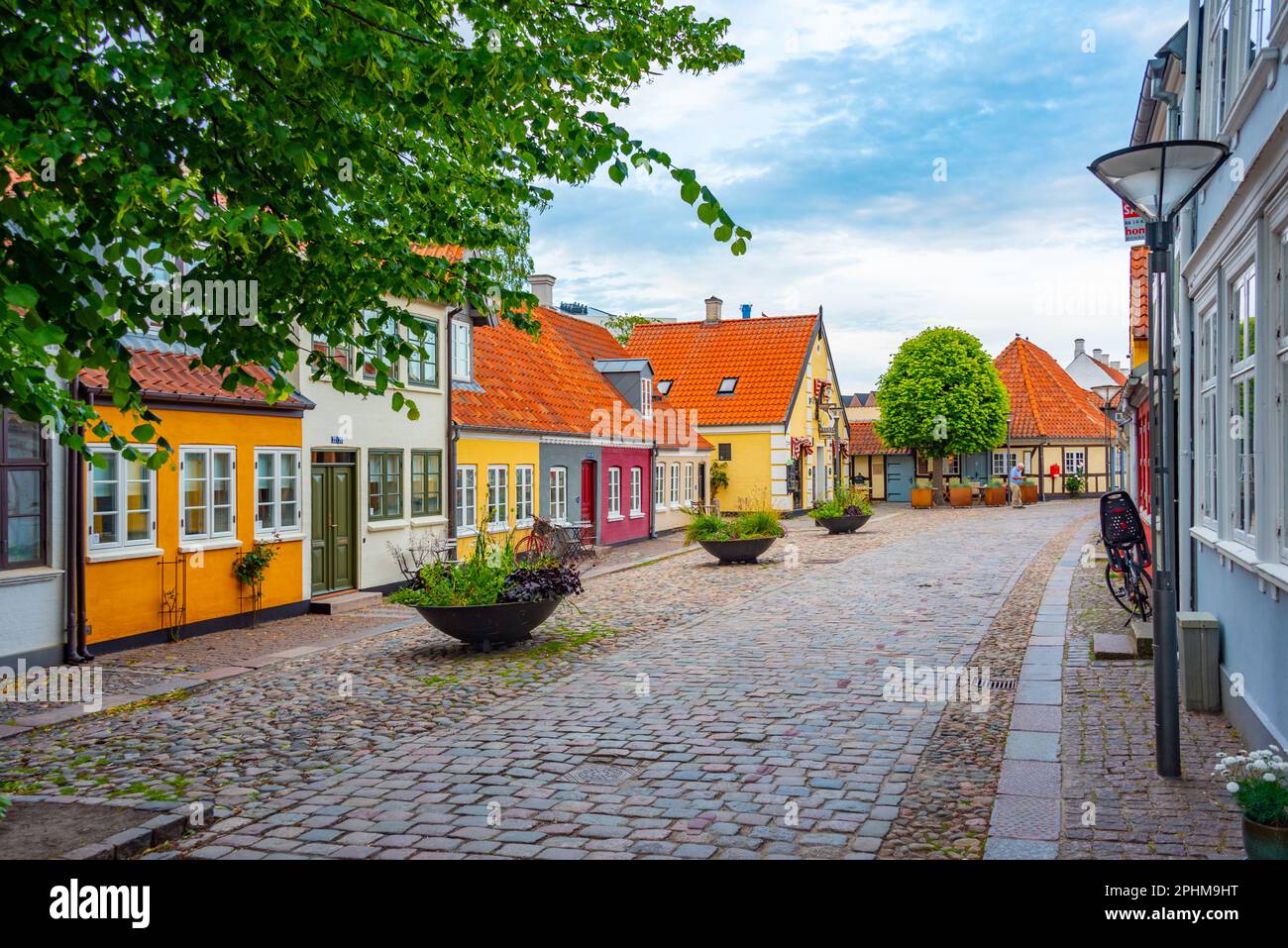 Farbenfrohe Straße im Zentrum von Odense, Dänemark. Stockfoto