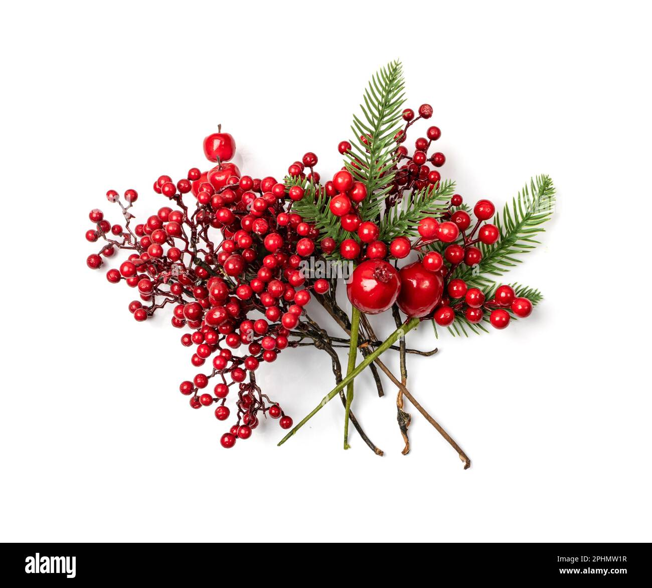 Weihnachtszweig mit roten Beeren. Künstliche Zimmerdekoration Pflanze, Zwerg, ashberry oder kalina Zweig isoliert auf weißem Hintergrund Stockfoto