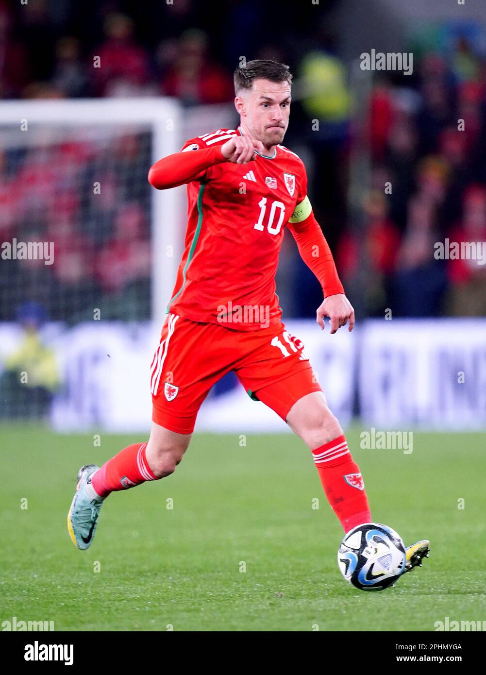 Aaron Ramsey von Wales während des UEFA Euro 2024 Qualifikationsspiels der Gruppe D im Cardiff City Stadium in Cardiff. Foto: Dienstag, 28. März 2023. Stockfoto