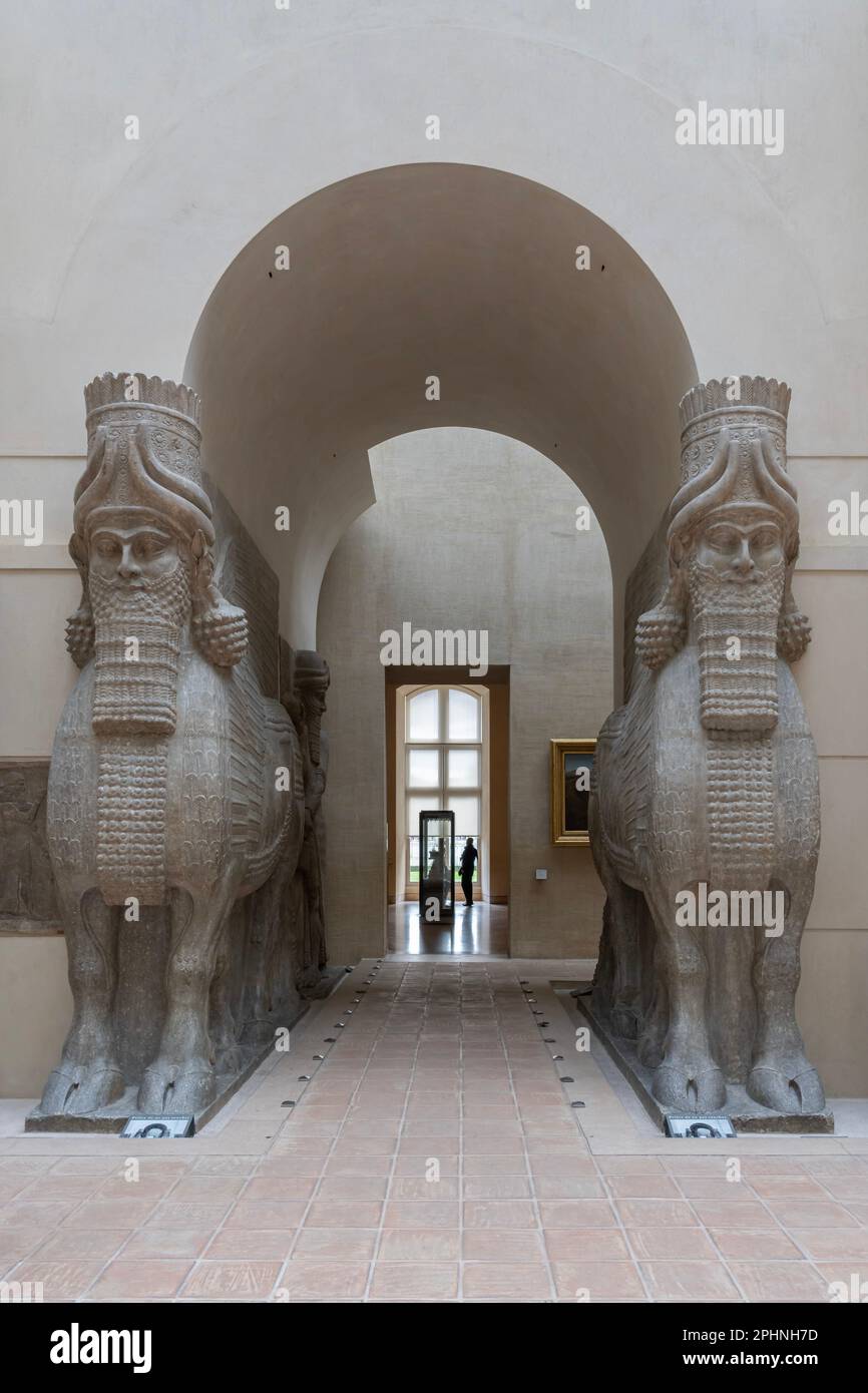 Paris, Frankreich - 02 19 2023: Le Louvre Museum. Der Palast in der Zitadelle von Dur-Sharrukin, der heutige Khorsabad Stockfoto