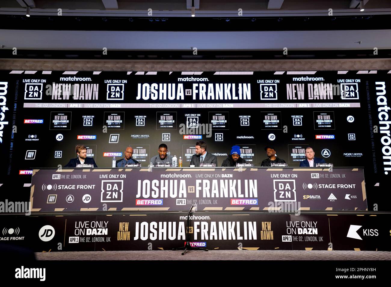 Joseph Markowski, Derrick James, Anthony Joshua, Boxpromoter Eddie Hearn, Jermaine Franklin, Jesse Addison und Dmitry Salita während einer Pressekonferenz im Nobu Hotel London Portman Square, London. Bilddatum: Mittwoch, 29. März 2023. Stockfoto