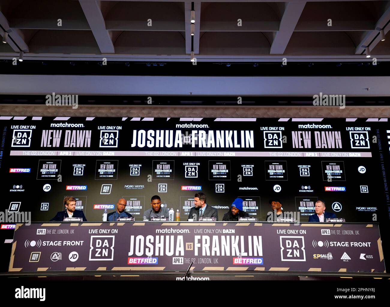 Joseph Markowski, Derrick James, Anthony Joshua, Boxpromoter Eddie Hearn, Jermaine Franklin, Jesse Addison und Dmitry Salita während einer Pressekonferenz im Nobu Hotel London Portman Square, London. Bilddatum: Mittwoch, 29. März 2023. Stockfoto