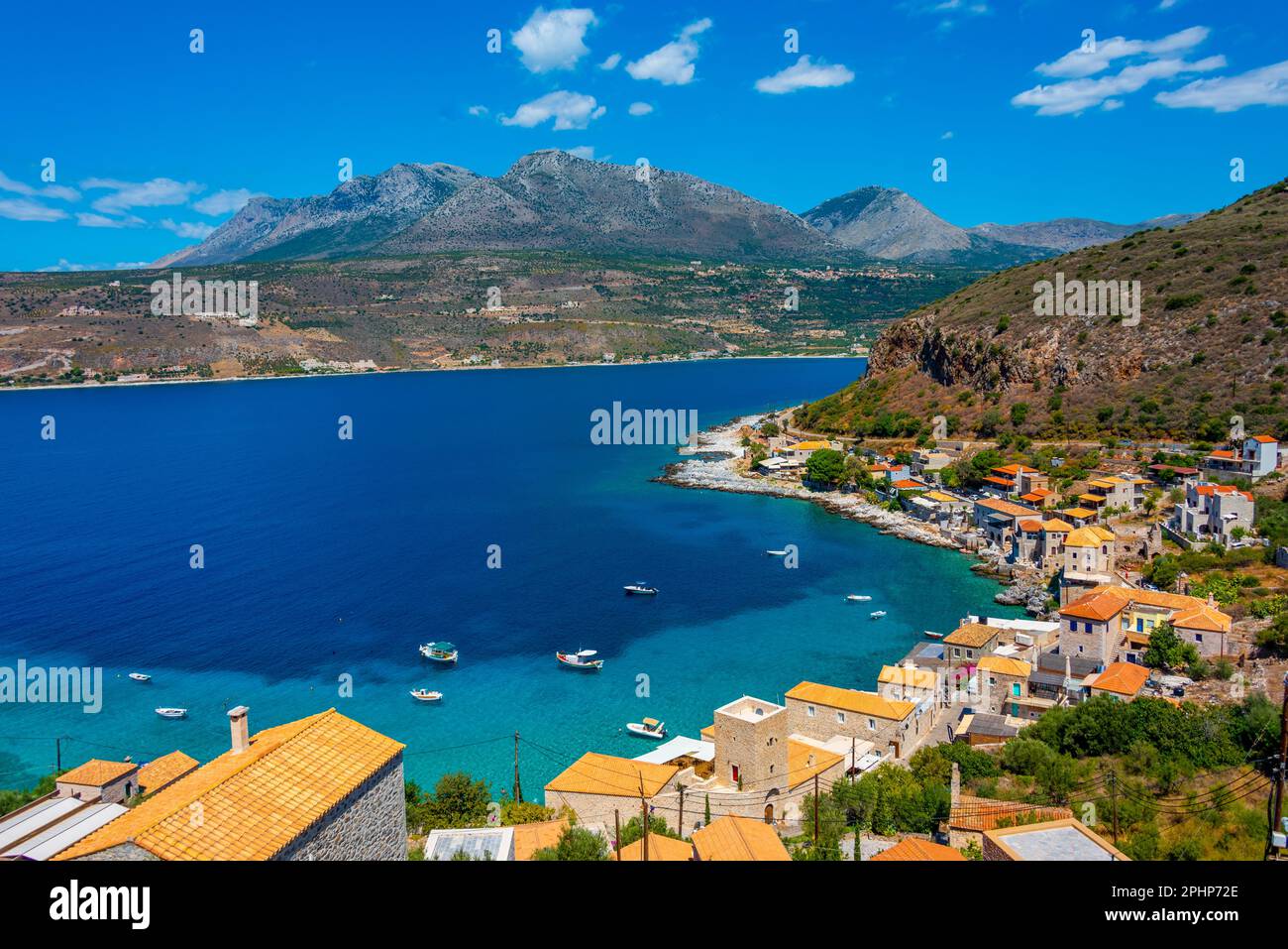 Panoramablick auf das Dorf Limeni auf Peloponnes, Griechenland. Stockfoto
