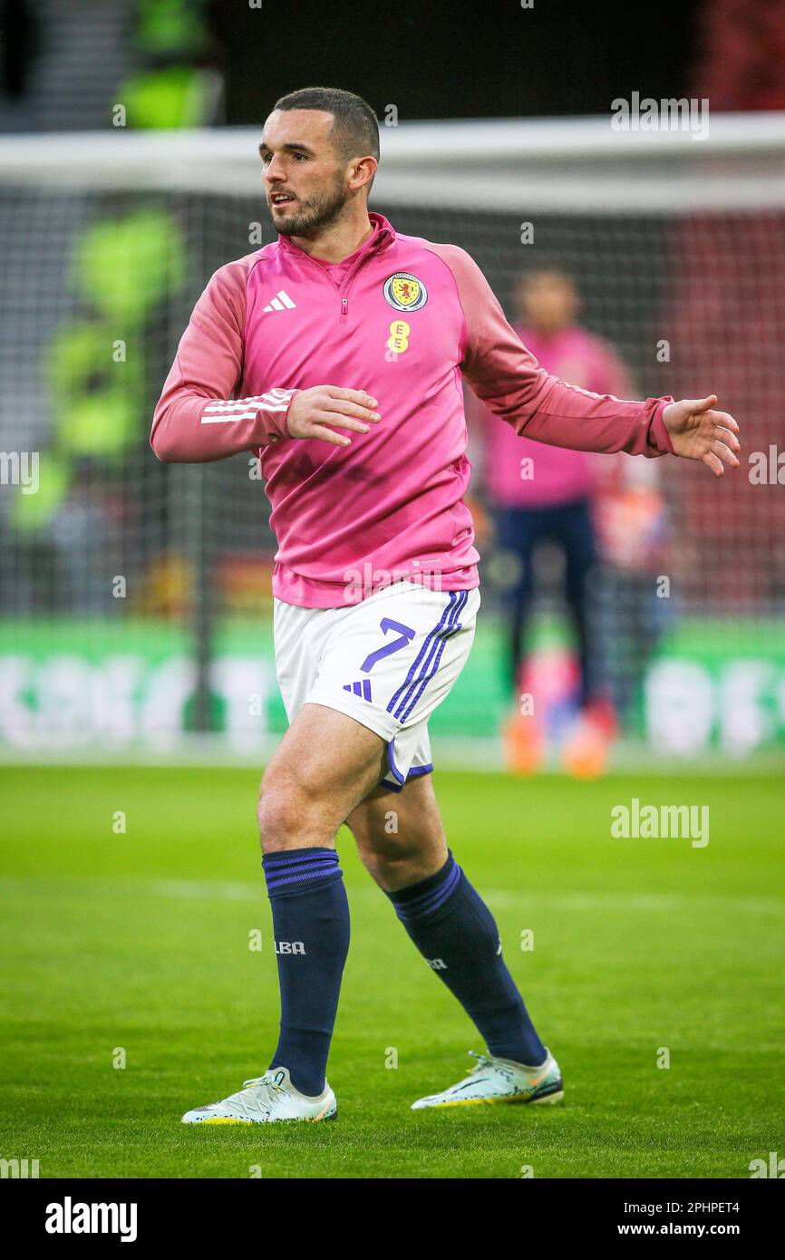John McGinn, der Mittelfeldspieler spielt und Kapitän der Aston Villa ist, spielt im Hampden Park, Glasgow, Schottland in Europa gegen Spanien Stockfoto