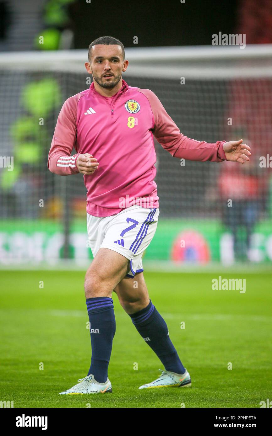 John McGinn, der Mittelfeldspieler spielt und Kapitän der Aston Villa ist, spielt im Hampden Park, Glasgow, Schottland in Europa gegen Spanien Stockfoto