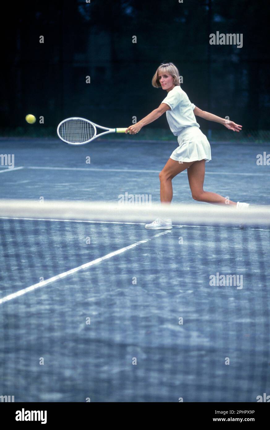 1990 historische FRAU TENNISSPIELER Stockfoto