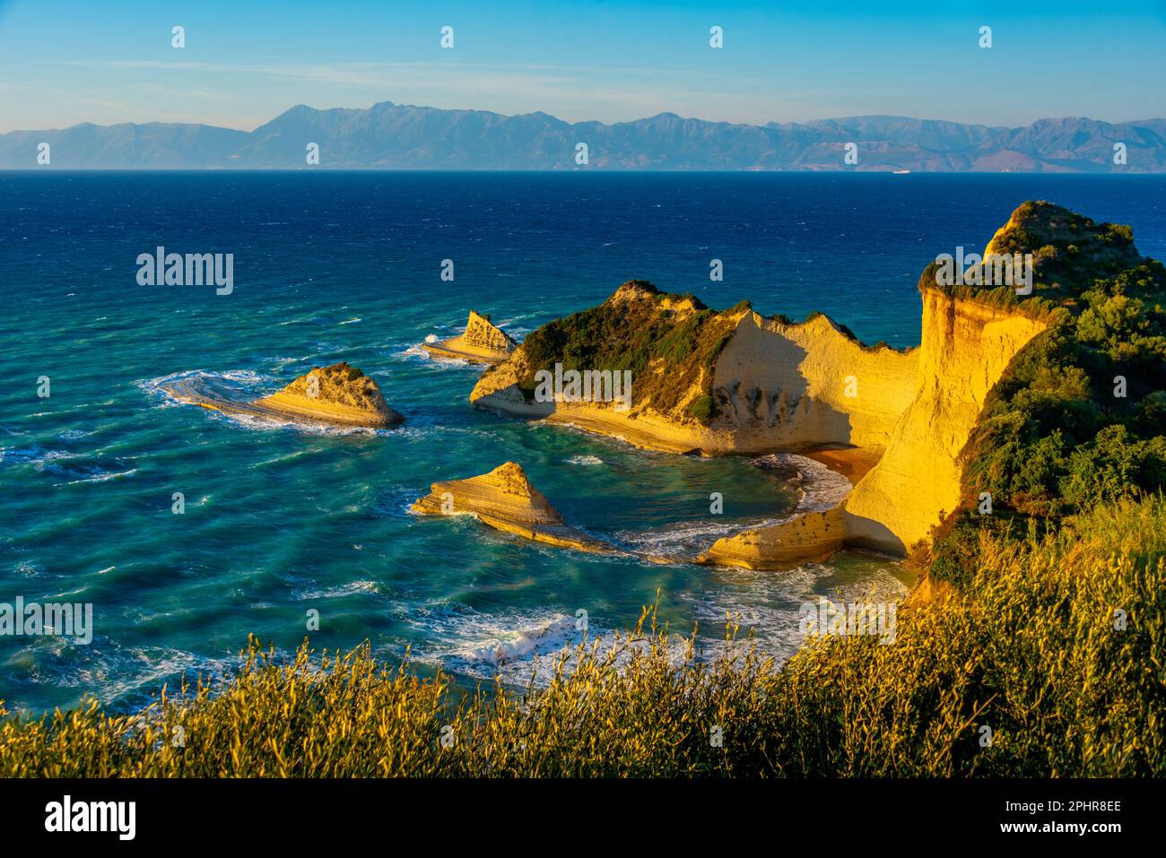 Sonnenuntergang über Cape Drastis, einer Insel Korfu, Griechenland. Stockfoto