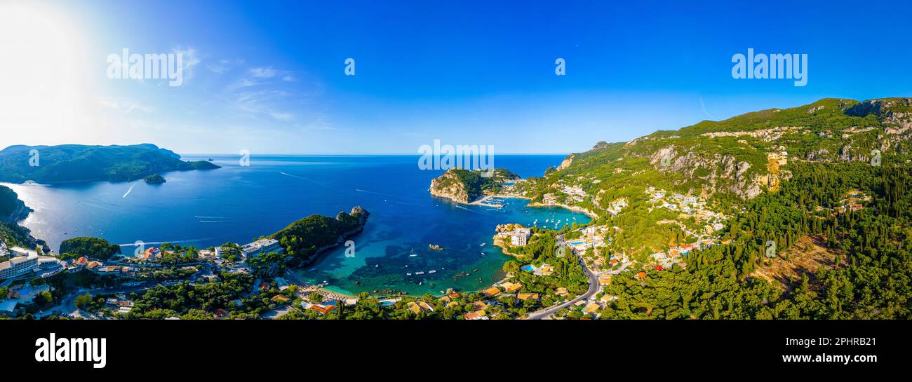 Luftaufnahme der Küste von Paleokastritsa auf der griechischen Insel Korfu. Stockfoto