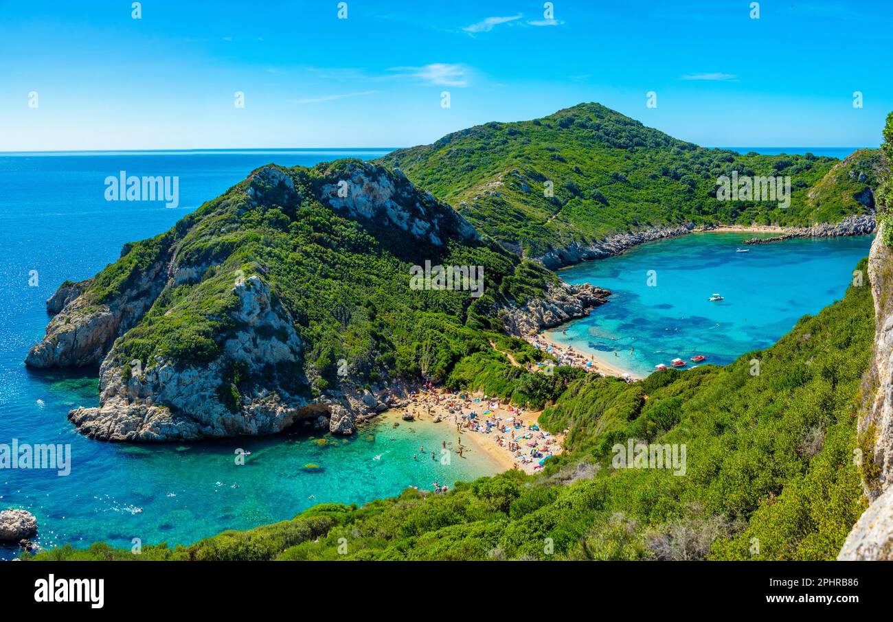 Panoramablick auf den Strand von Porto Timoni auf der griechischen Insel Korfu. Stockfoto