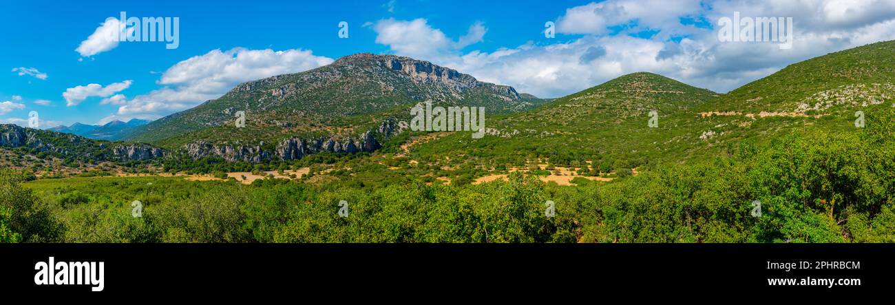 Wilde Landschaft der Halbinsel Peloponnes in Griechenland. Stockfoto