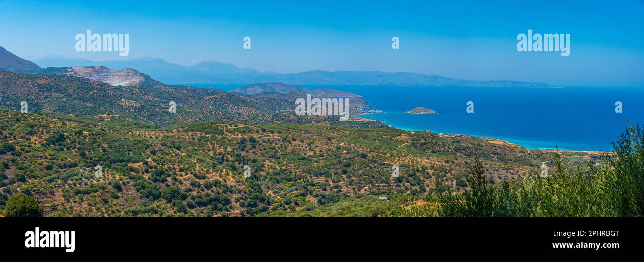 Panoramablick auf die Mirabello-Bucht auf der griechischen Insel Kreta. Stockfoto
