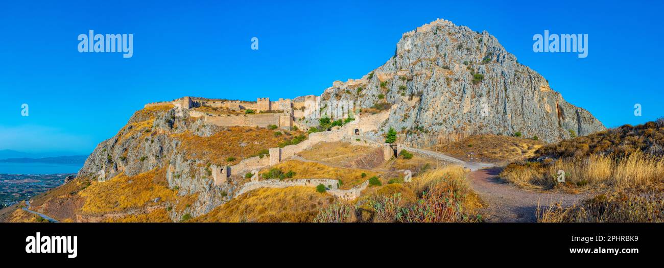 Blick auf das Schloss Akrocorinth in Griechenland. Stockfoto