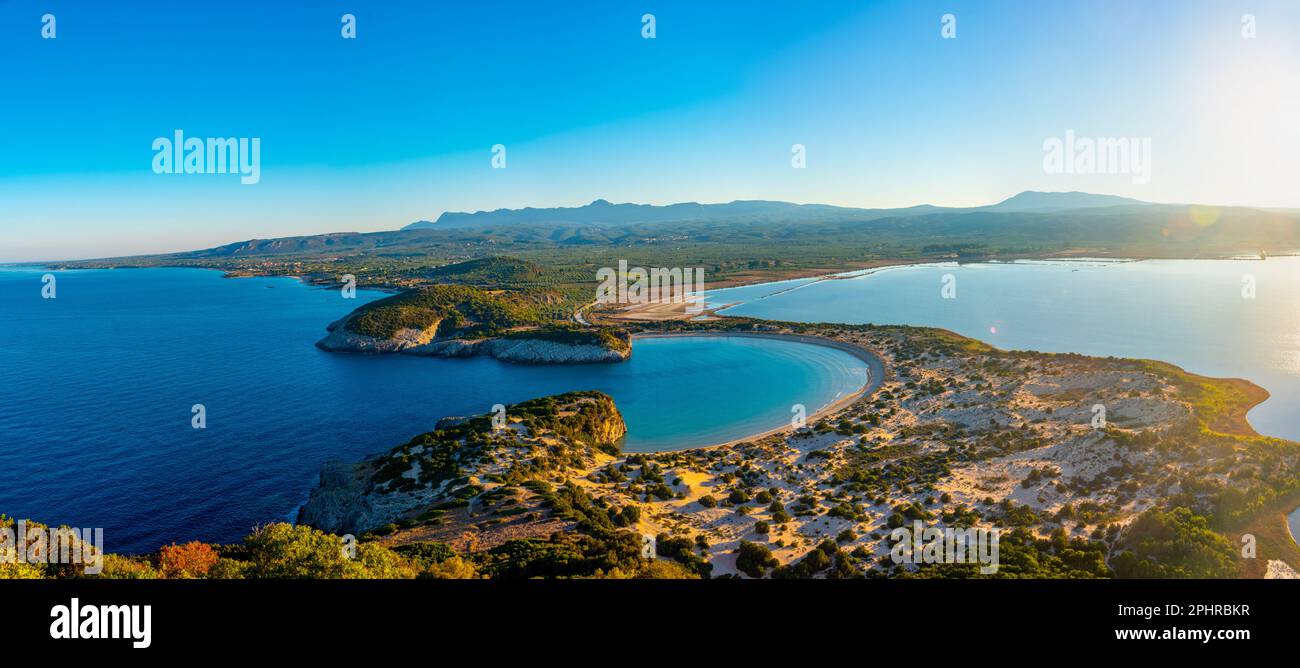 Panoramablick auf Voidokilia Beach in Griechenland. Stockfoto