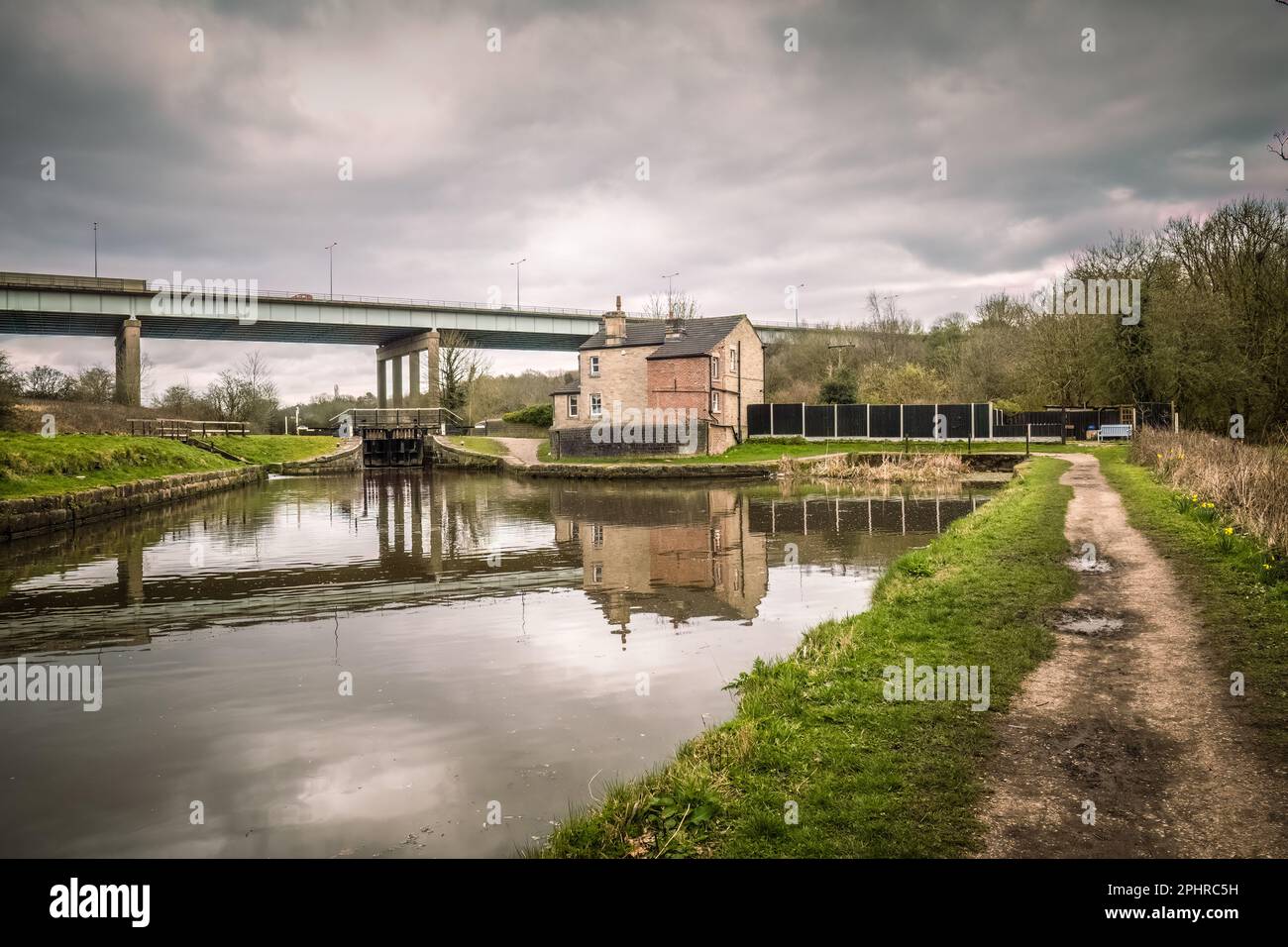 26.03.2023 Appley Bridge, Lancashire, Vereinigtes Königreich. Der Leeds Liverpool Canal an der Appley Bridge in der Nähe von Wigan im Großraum Manchester Stockfoto