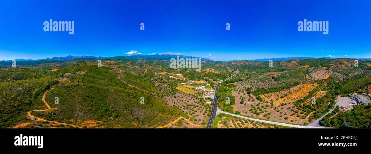 Landwirtschaftliche Landschaft der Halbinsel Peloponnes in Griechenland. Stockfoto