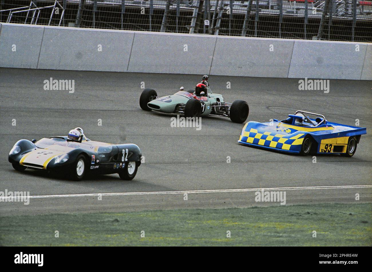 Fontana, Kalifornien, USA. 29. März 2023. Vintage Auto Racing Association-Rennen auf dem California Speedway 2004 (Bild: © Ian L. SITREN/ZUMA Press Wire) NUR REDAKTIONELLE VERWENDUNG! Nicht für den kommerziellen GEBRAUCH! Stockfoto