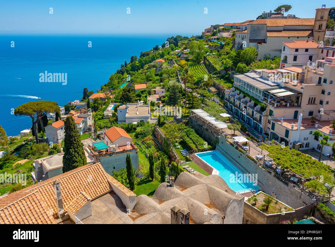 Luftaufnahme der italienischen Stadt Ravello. Stockfoto