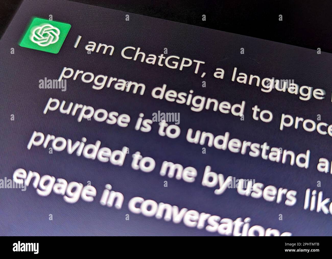 New York City, USA - 2023: Die App ChatGPT für künstliche Intelligenz von OpenAI gibt eine Eingabeaufforderung wieder, die sich selbst als Sprachmodell beschreibt Stockfoto