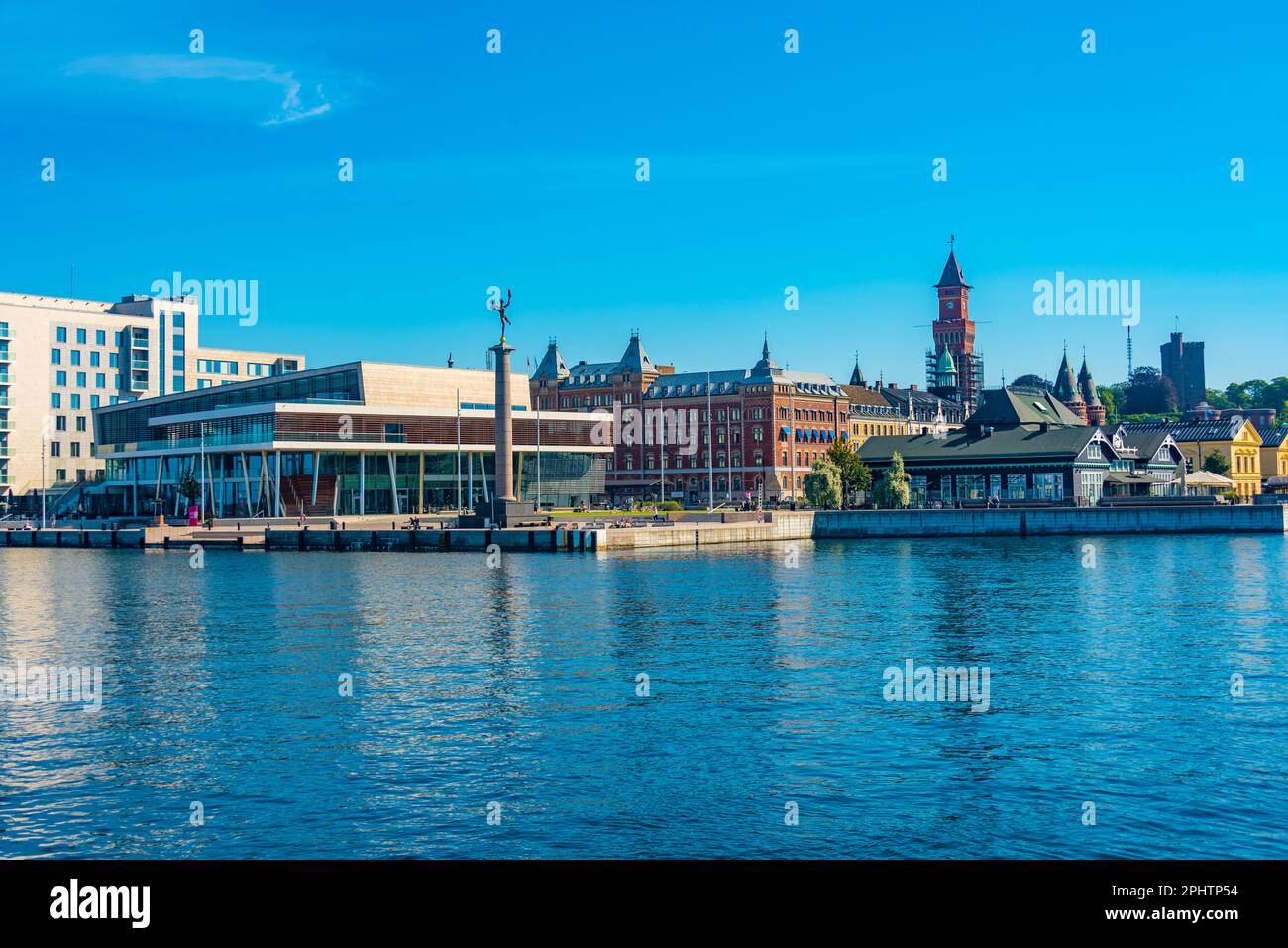 Uferpromenade der schwedischen Stadt Helsingborg. Stockfoto