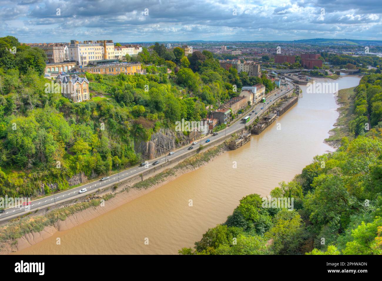 Panoramablick auf Bristol von der Clifton Suspension Bridge. Stockfoto