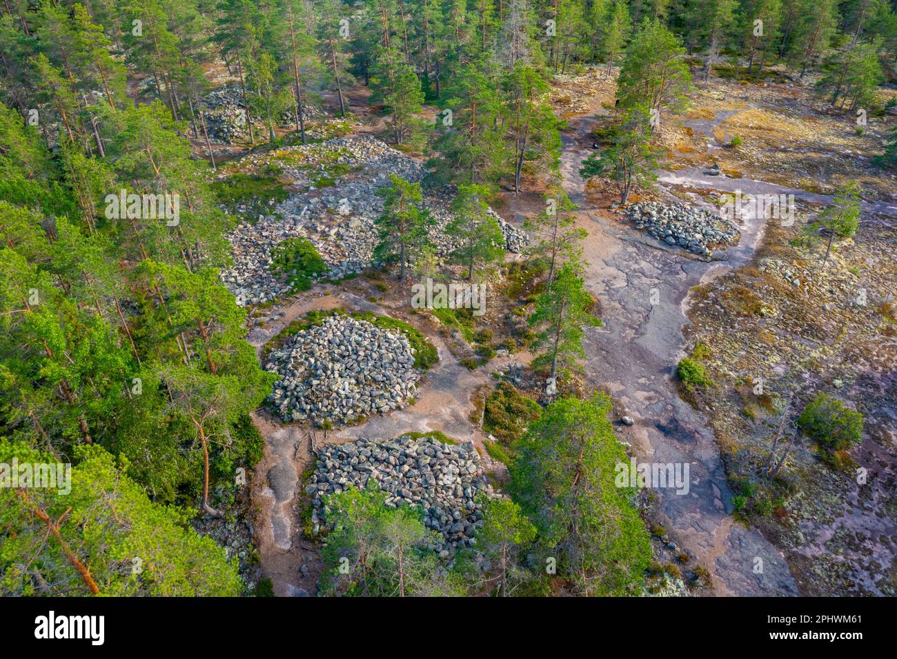 Sammallahdenmäki aus der Vogelperspektive, eine Grabstätte aus der Bronzezeit in Finnland in der Nähe von Rauma Stockfoto