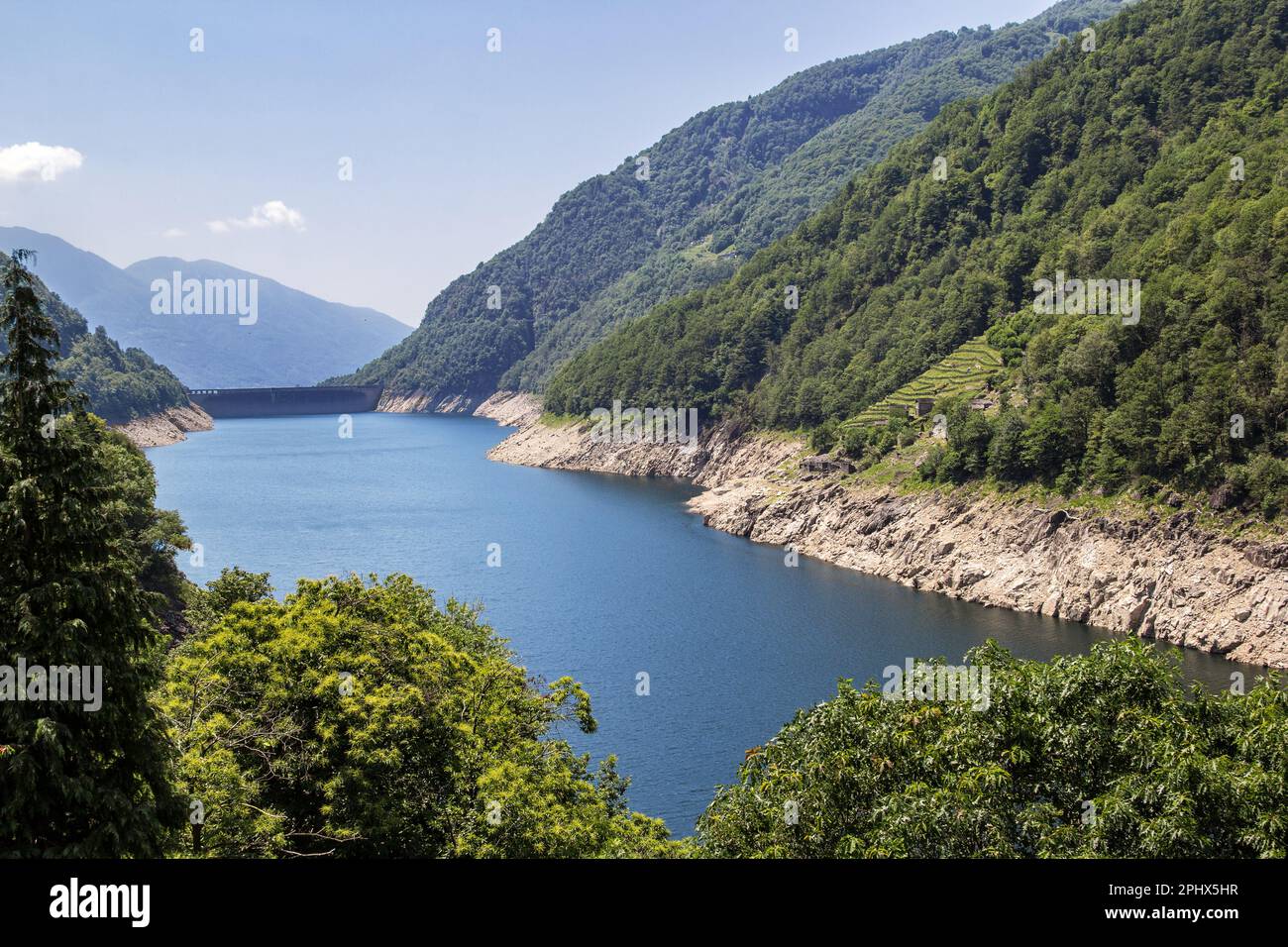 Lago di Vogorno, auch ein Reservoir in Valle Verzasca, Ticino Kanton, Schweiz Stockfoto