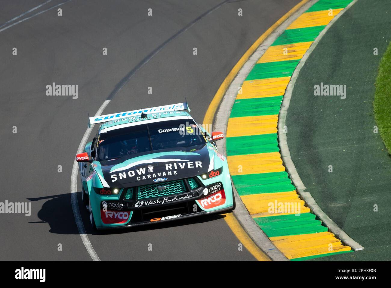 Melbourne, Australien, 30. März 2023. James Courtney (5), der am 30. März 2023 während des australischen Formel-1-Grand Prix auf der Melbourne Grand Prix Circuit in Albert Park, Australien, zum Tickford Racing fährt. Kredit: Dave Hewison/Speed Media/Alamy Live News Stockfoto