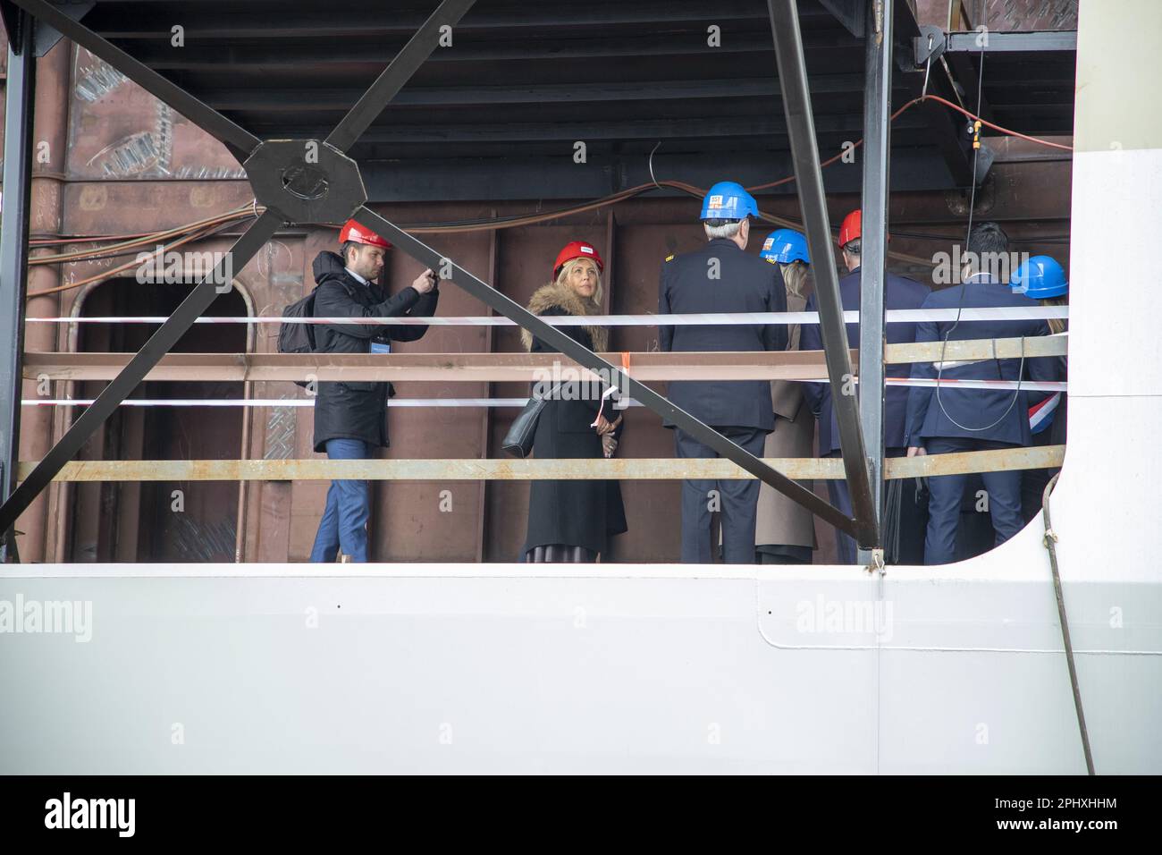 Concarneau, Frankreich. 29. März 2023. Verteidigungsminister Ludivine Dedonder (C), gezeichnet bei der Eröffnung des Minenjägers 'M940 Oostende' und dem Beginn des Baus des M941. Tournai-Minenjägers der Marine der belgischen Armee in Concarneau in der französischen Region Bretagne am Mittwoch, den 29. März 2023. BELGA FOTO NICOLAS MAETERLINCK Kredit: Belga News Agency/Alamy Live News Stockfoto