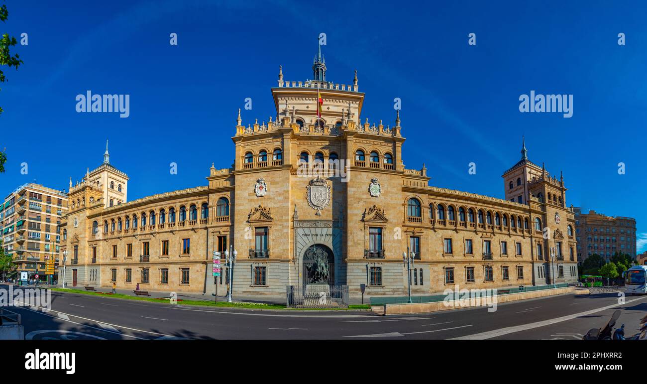 Blick auf die Kavallerieakademie in Valladolid, Spanien. Stockfoto