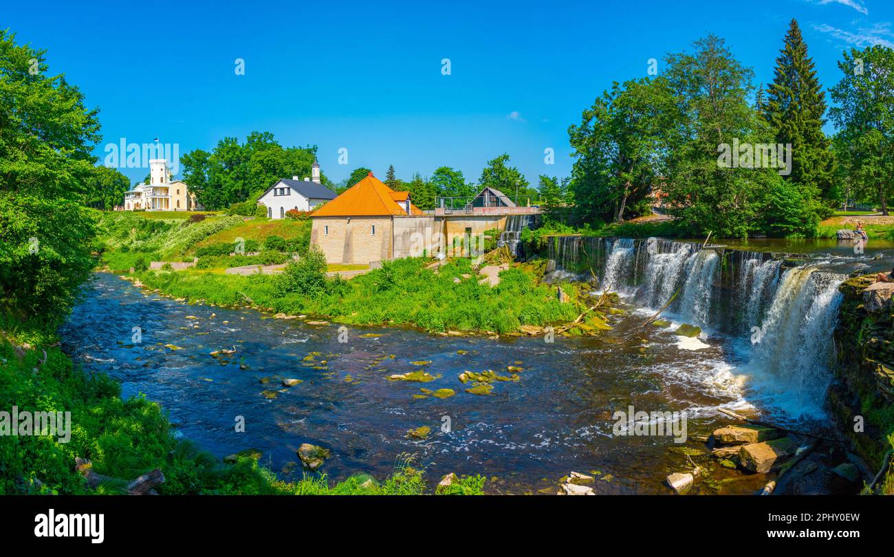 Keila-Joa Manor und Keila Juga Wasserfall in Estland. Stockfoto