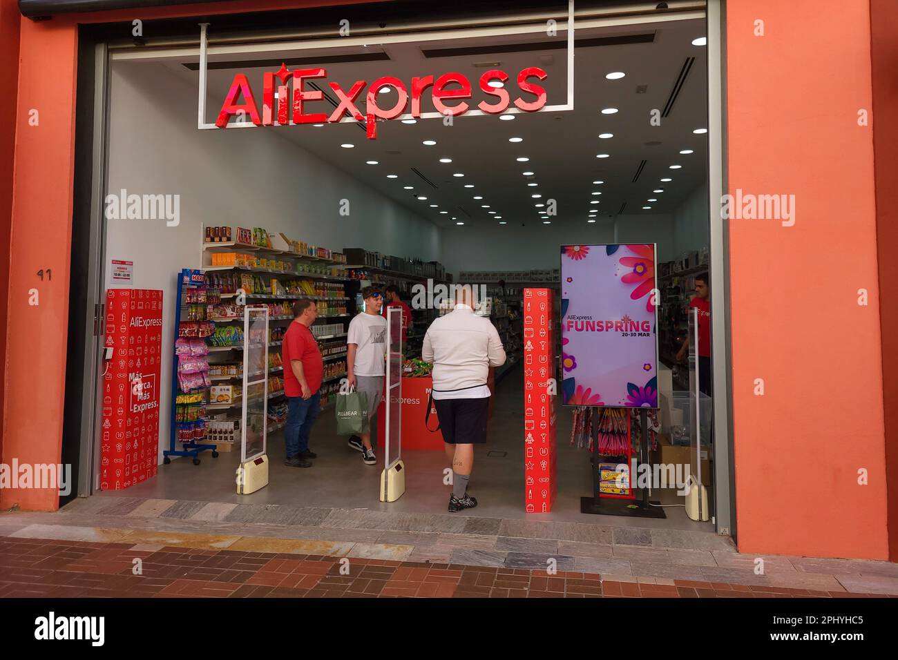 AliExpress Store auf der Plaza Mayor, Málaga, Spanien. Stockfoto