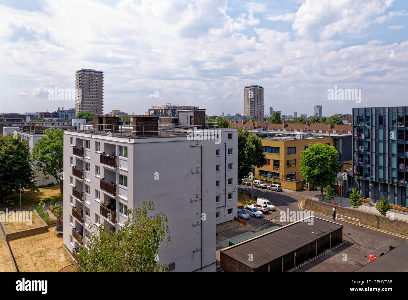 Apartmentblöcke im Norden von London, Vereinigtes Königreich, 1. Juni 2019 Stockfoto