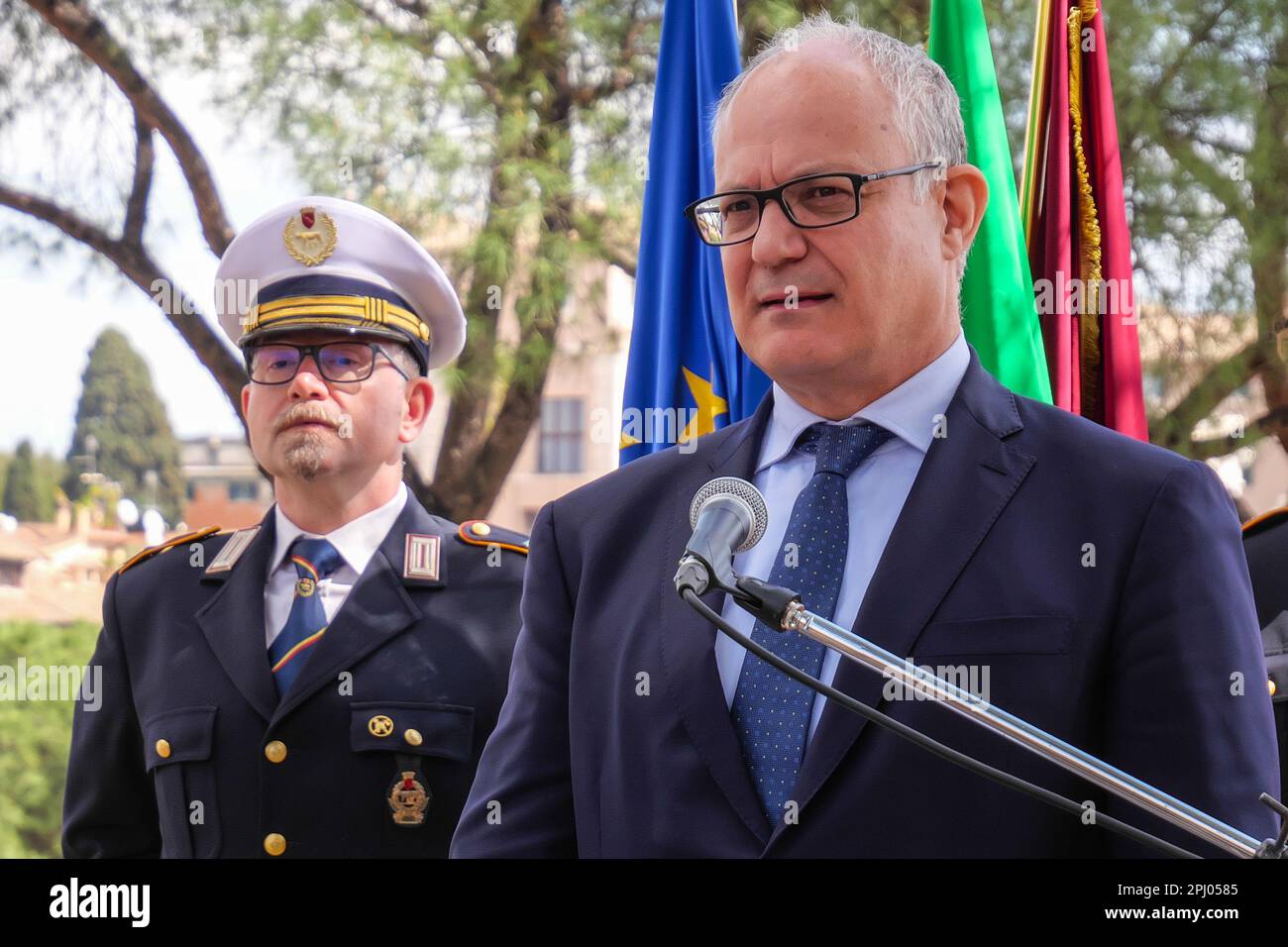 Rom, . 30. März 2023. 30/03/2023 der Bürgermeister von Rom, Roberto Gualtieri, trifft sich mit dem für Umwelt zuständigen EU-Kommissar Virginijus Sinkevičius, um die Herausforderungen und Chancen von gemeinsamem Interesse im Zusammenhang mit der Umsetzung europäischer Initiativen für ökologische Nachhaltigkeit zu erörtern. Kredit: Unabhängige Fotoagentur/Alamy Live News Stockfoto