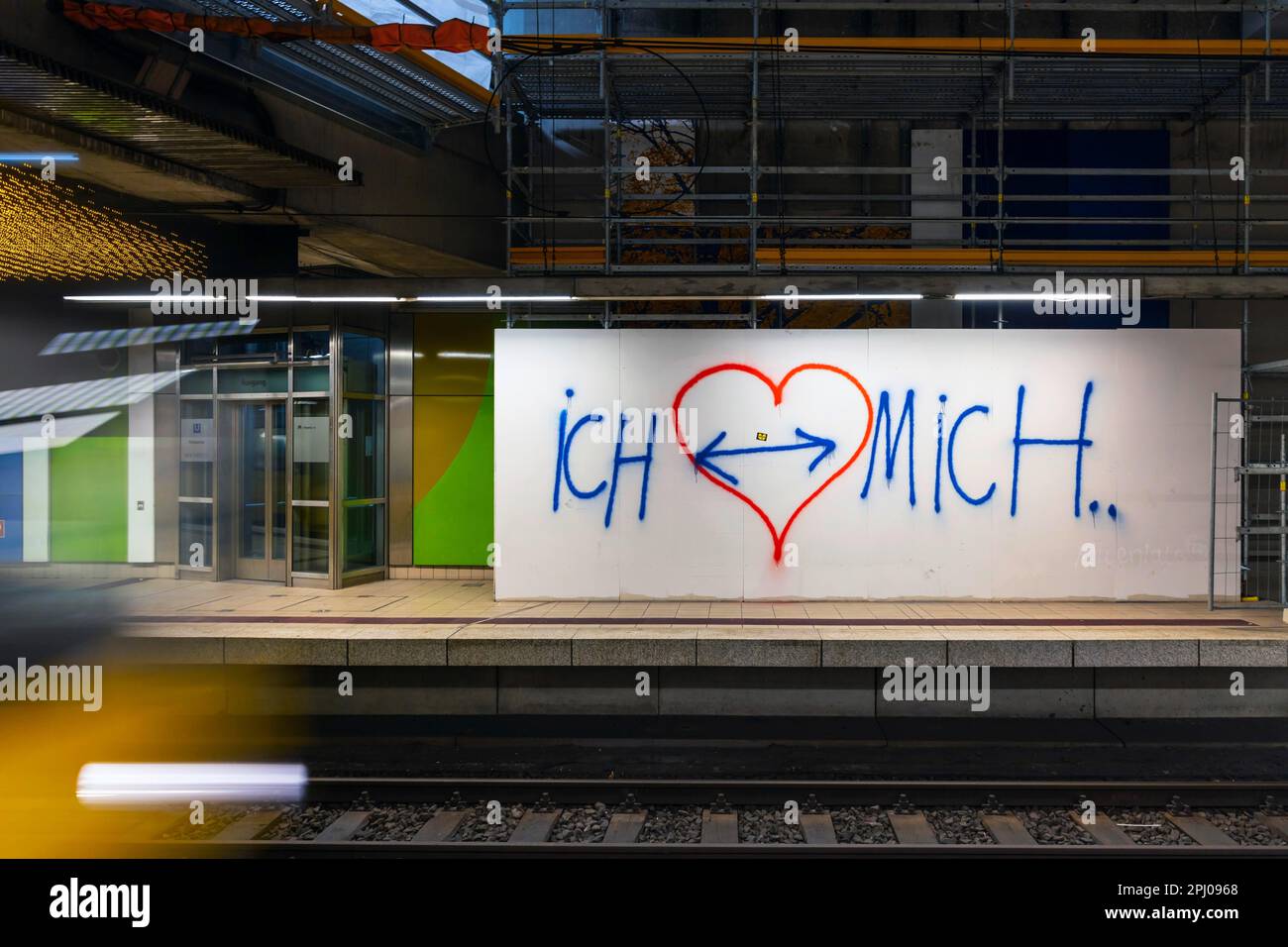 Graffiti-Kunstwerke: Ich liebe mich, Symbol-Foto-Narzissmus, Stuttgart, Baden-Württemberg, Deutschland Stockfoto