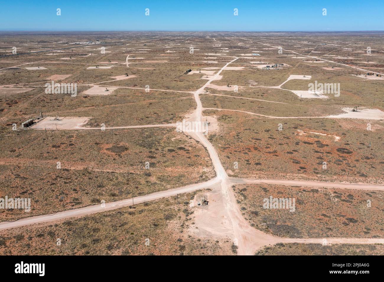 Loco Hills, New Mexico, Ölquellen bedecken die Landschaft im Permian