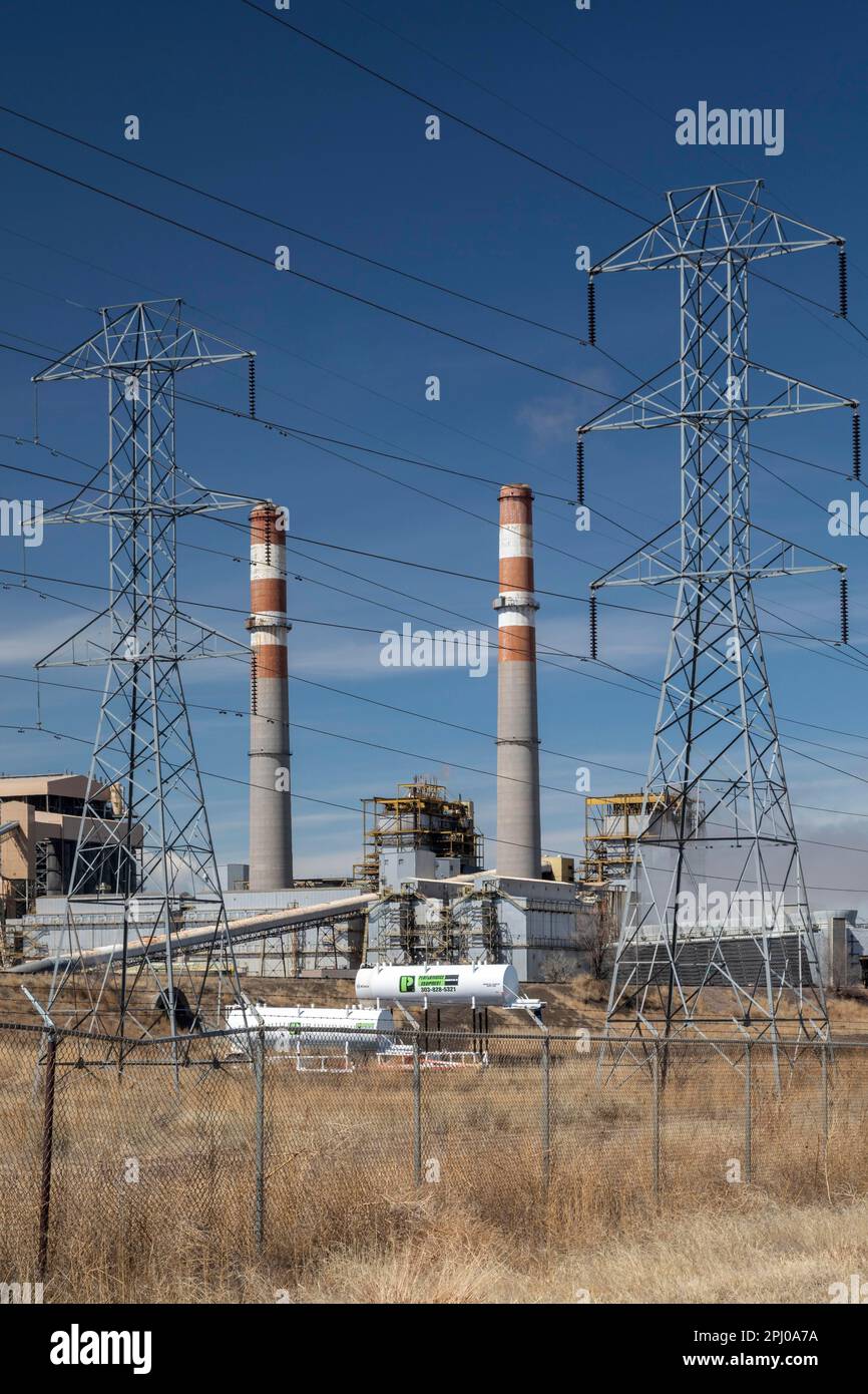 Pueblo, Colorado, Comanche Generating Station, ein Kohlekraftwerk im Besitz von Xcel Energy. Es kostet das Unternehmen $46,32 pro Megawattstunde Stockfoto