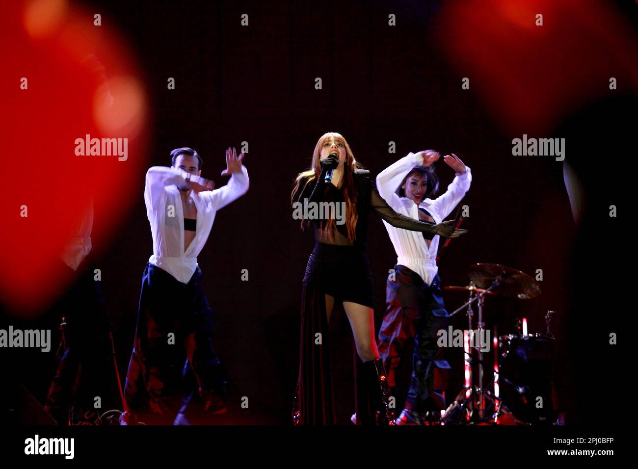 Sängerin Annalisa Scarrone live in Suzuki Stage 2023. Festival di Sanremo 2023 Stockfoto