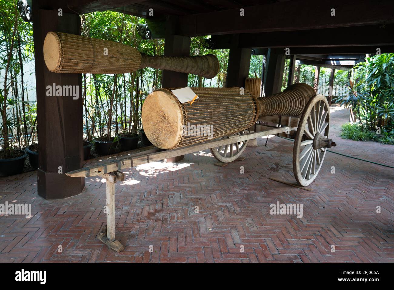 Ausstellung in Ban Kamthieng, Kamthieng House, traditionelles Haus aus dem 19. Jahrhundert an der Soi21 (Asoke), früher am Ufer von Mae Nam Ping, Chiang Mai gelegen. Stockfoto