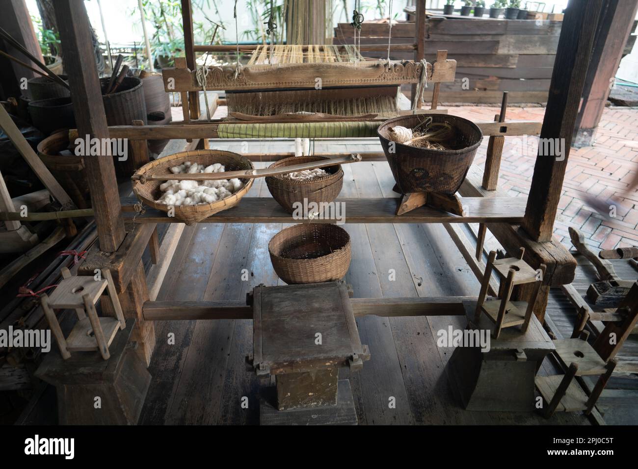 Ban Kamthieng, Kamthieng House, traditionelles Haus aus dem 19. Jahrhundert an der Soi 21 (Asoke), früher am Ufer von Mae Nam Ping, Chiang Mai gelegen. Stockfoto