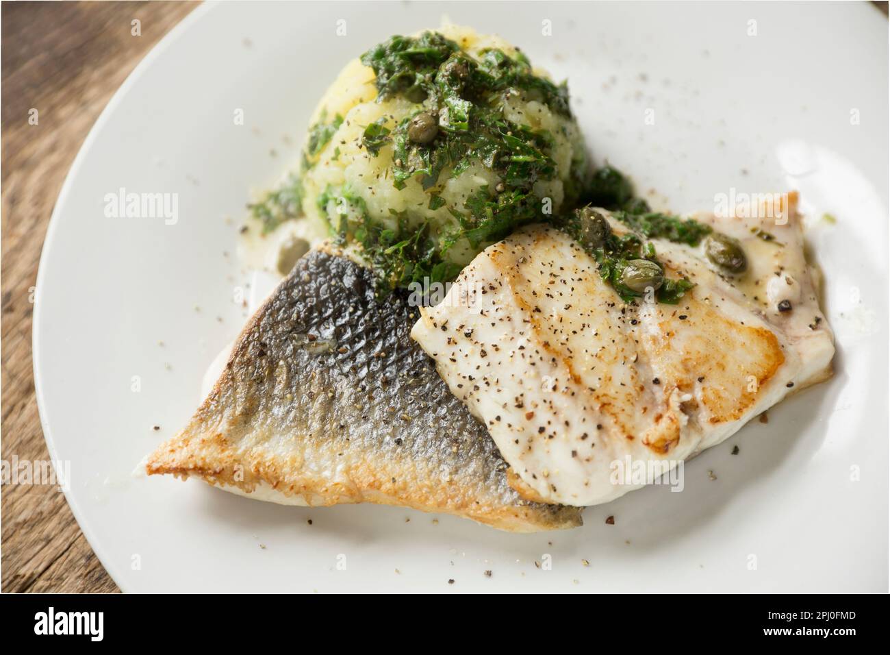 Bass pfanne -Fotos und -Bildmaterial in hoher Auflösung – Alamy