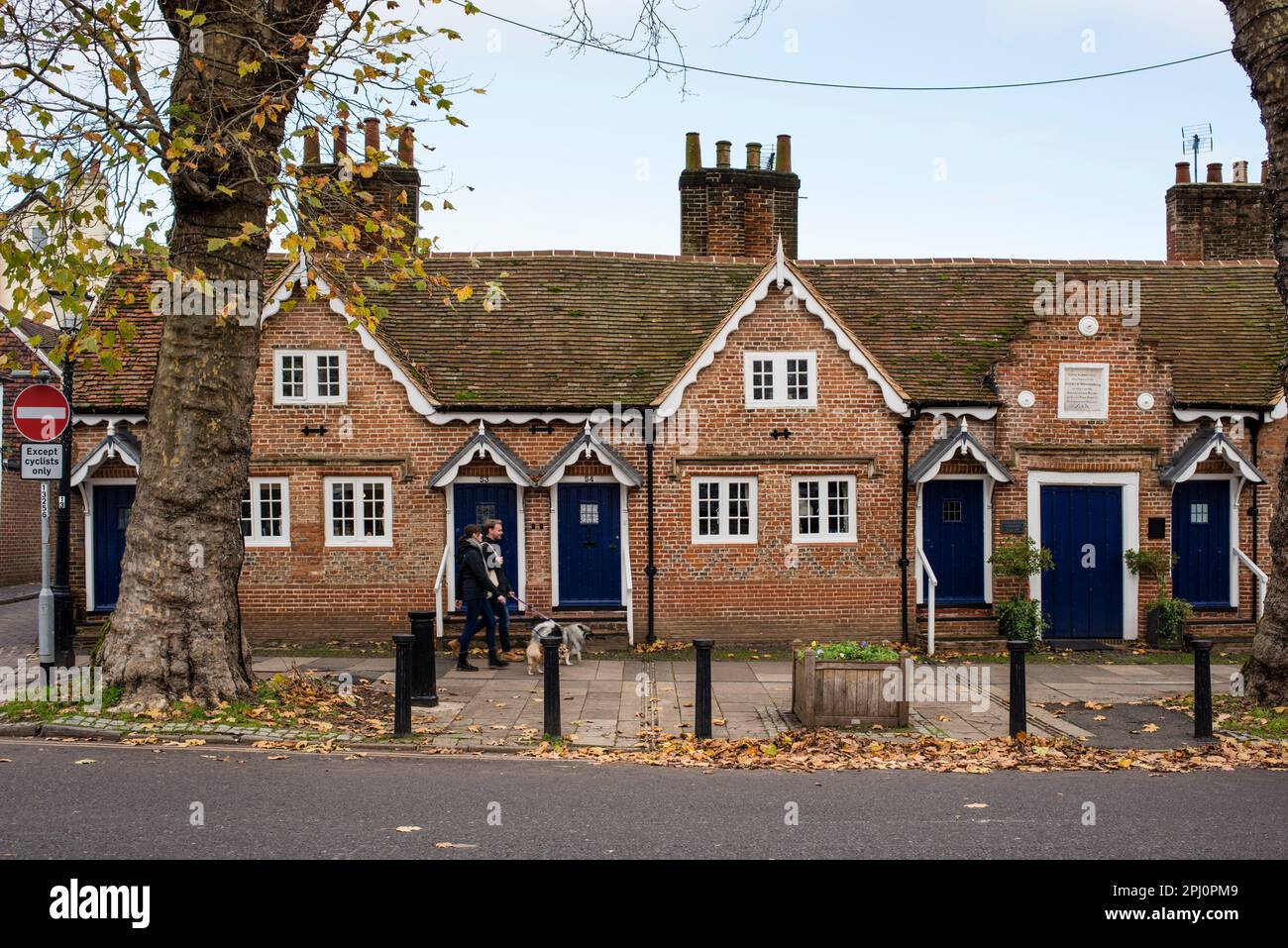 Terrassenförmige Hütten in Castle Street, Farnham, Surrey, Großbritannien Stockfoto