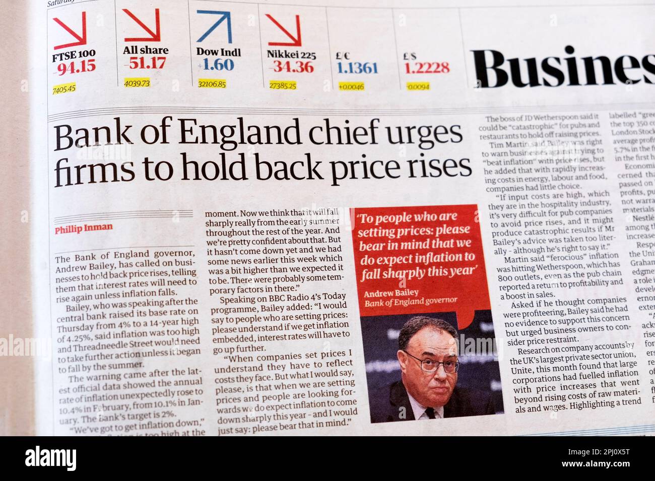 "Chef der Bank of England drängt Firmen, Preiserhöhungen zurückzuhalten", Schlagzeile der Zeitung Guardian Andrew Bailey, Schnitt 25. März 2023 London UK Großbritannien Stockfoto