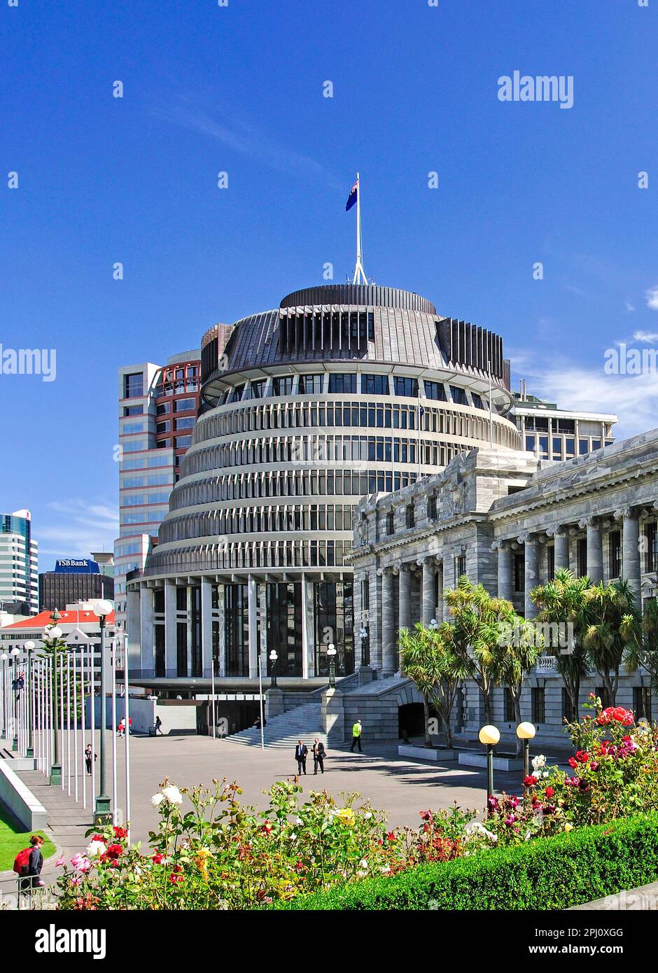 Neuseeländische Regierung „Beehive“ und Parlamentsgebäude, Lambton Quay, Wellington, Wellington Region, North Island, Neuseeland Stockfoto