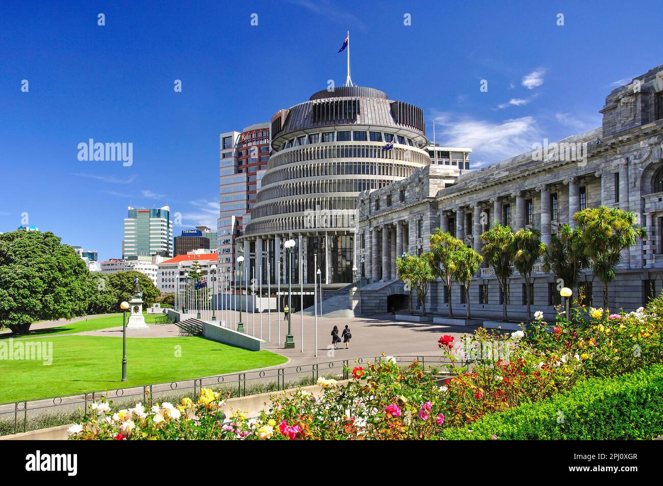 Neuseeländische Regierung „Beehive“ und Parlamentsgebäude, Lambton Quay, Wellington, Wellington Region, North Island, Neuseeland Stockfoto