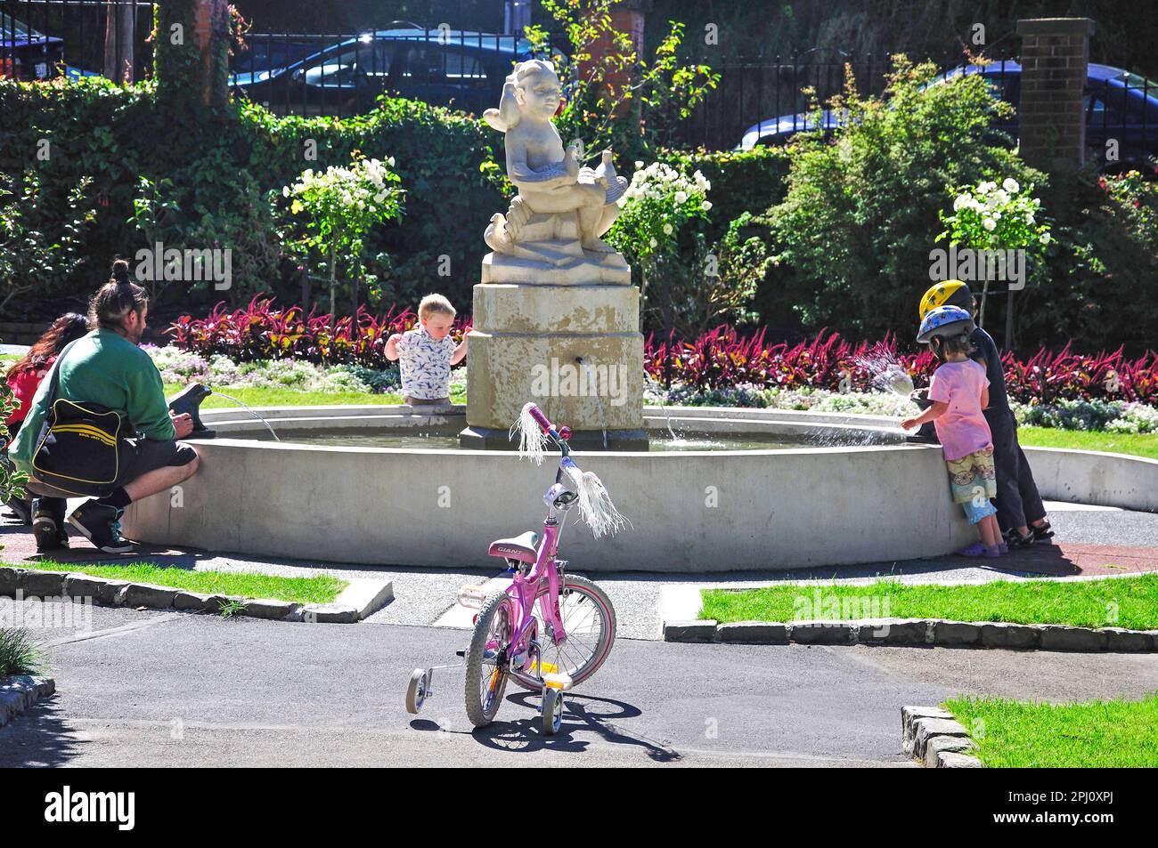 Brunnen-Gehweg, North Island, Neuseeland, Region Wellington, Wellington, Wellington Botanic Garden Stockfoto