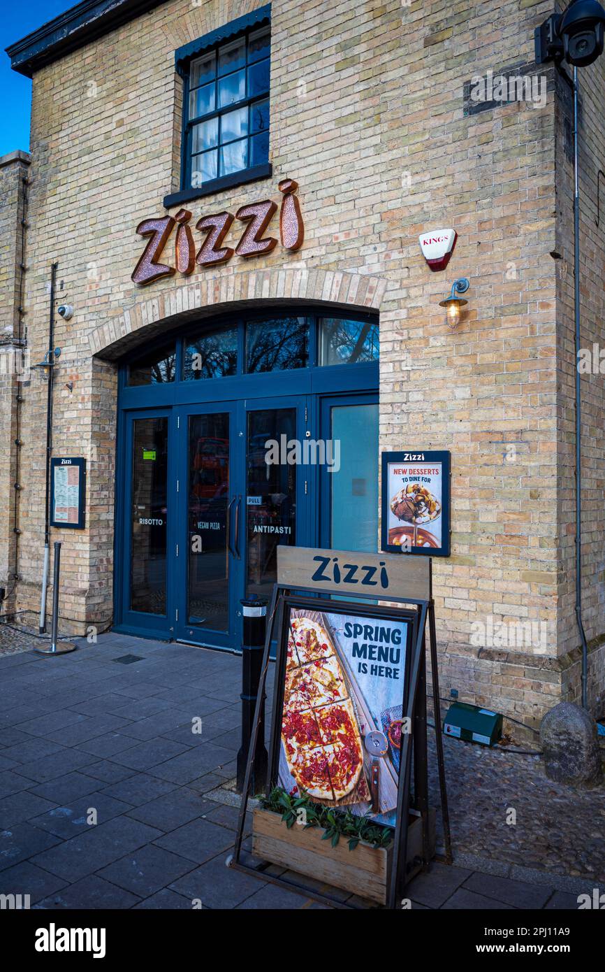 Zizzi Italienisches Restaurant im Zentrum von Norwich UK - Zizzi ist eine Kette von italienischen Restaurants in Großbritannien, gegründet 1999. Im Besitz der Azzurri-Gruppe. Stockfoto