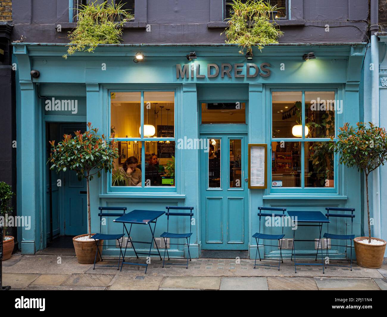 Mildreds Vegan London - Mildreds Restaurant Soho London - Mildreds veganes Restaurant in der 45 Lexington Street in Soho, Central London. Stockfoto